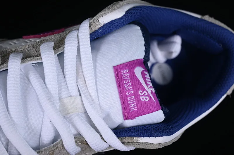 All Categories Nk SB Dunk Series Nk SB Dunk Low Low-top sneakers Cost-effective version Rayssa Leal x Nk SB Dunk Low Brazilian skateboarding goddess joint model SB low-top casual sneakers FZ5251-001